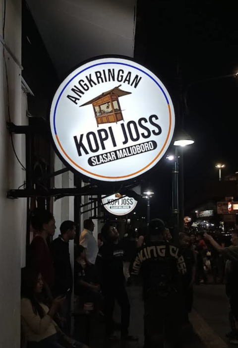 Angkringan Kopi Jos Lik Man Selasar Malioboro