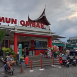 Review Gulai Itiak Lado Mudo Ngarai, Pedasnya Nendang tapi Nagih!