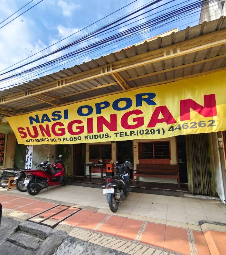 Nasi Opor Sunggingan Kudus